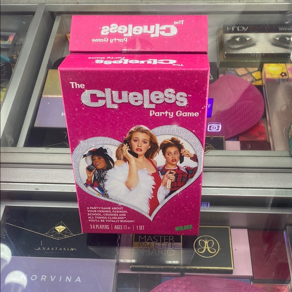 Clueless Party Game - Pink